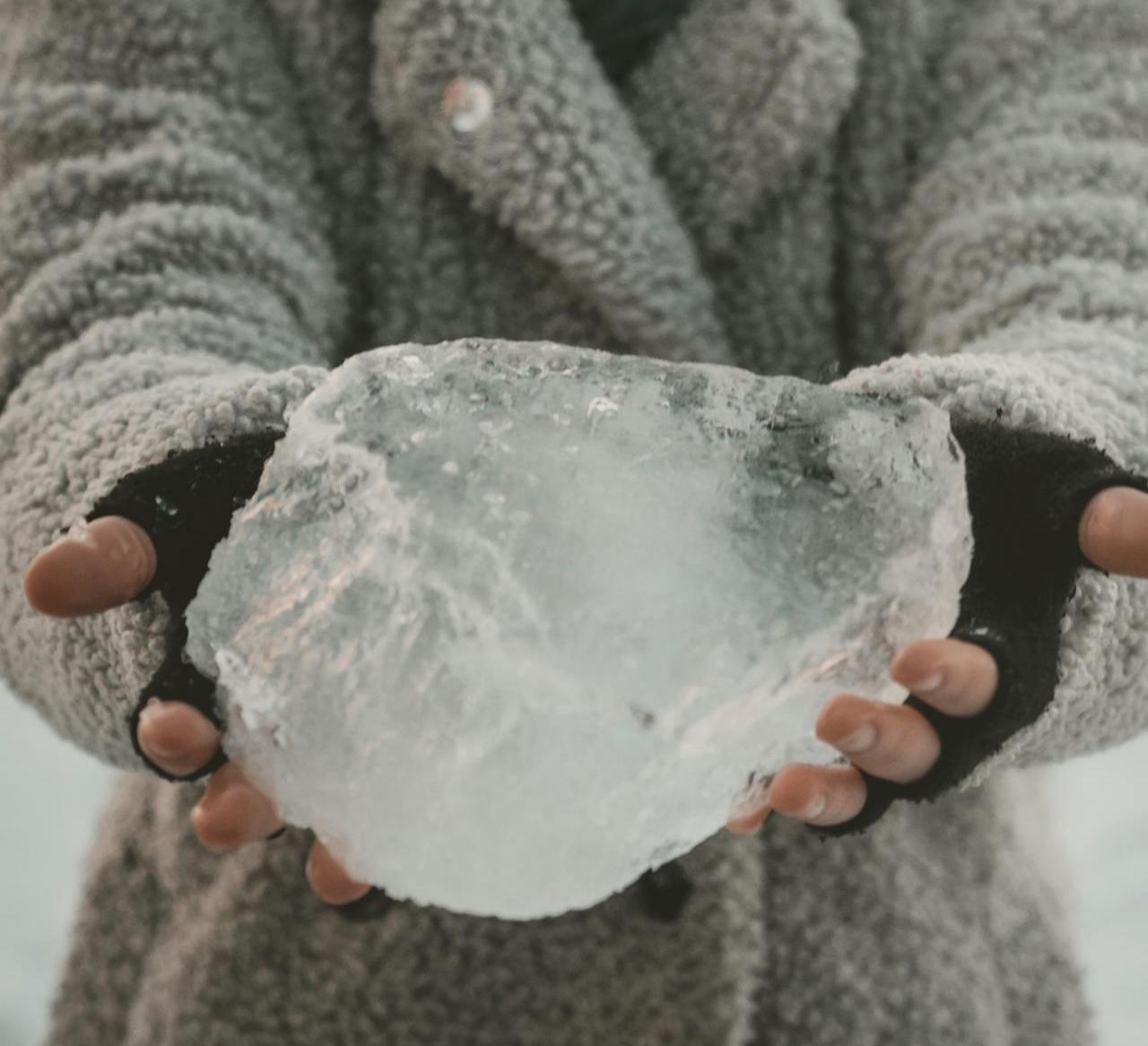 冬天摸冰塊為啥會(huì)粘手？深圳蔬菜配送公司為您科普